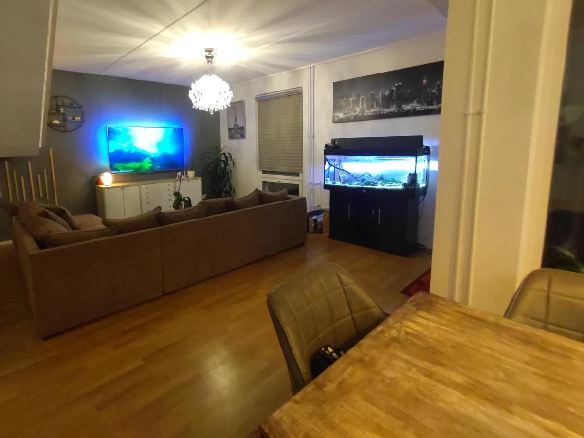 Apartamento Helsinki Penthouse Near The West Harbor Exterior foto